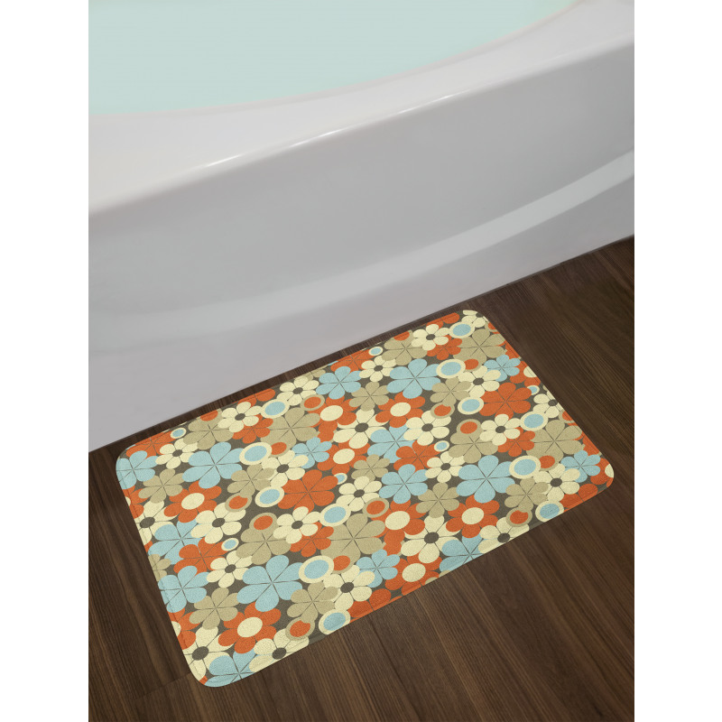 Retro Simple Flowers Bath Mat