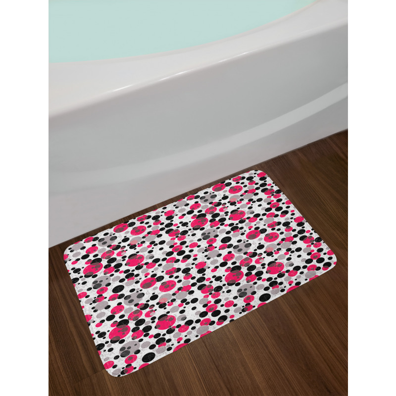 Retro Circle Dots Bath Mat