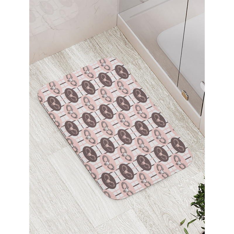 Animal Portraits on Circles Bath Mat