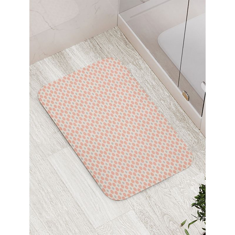 Symmetric Hatched Rounds Bath Mat