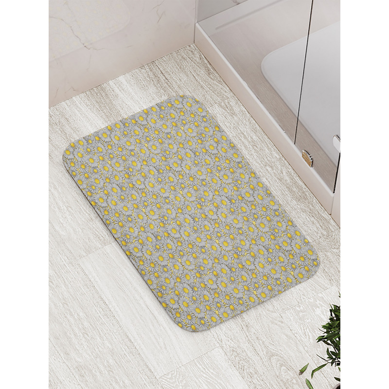 Overlapped Petals Print Bath Mat