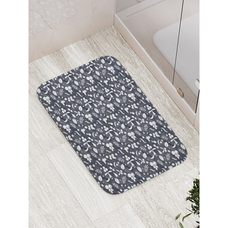 Leaf and Berry Bath Mat