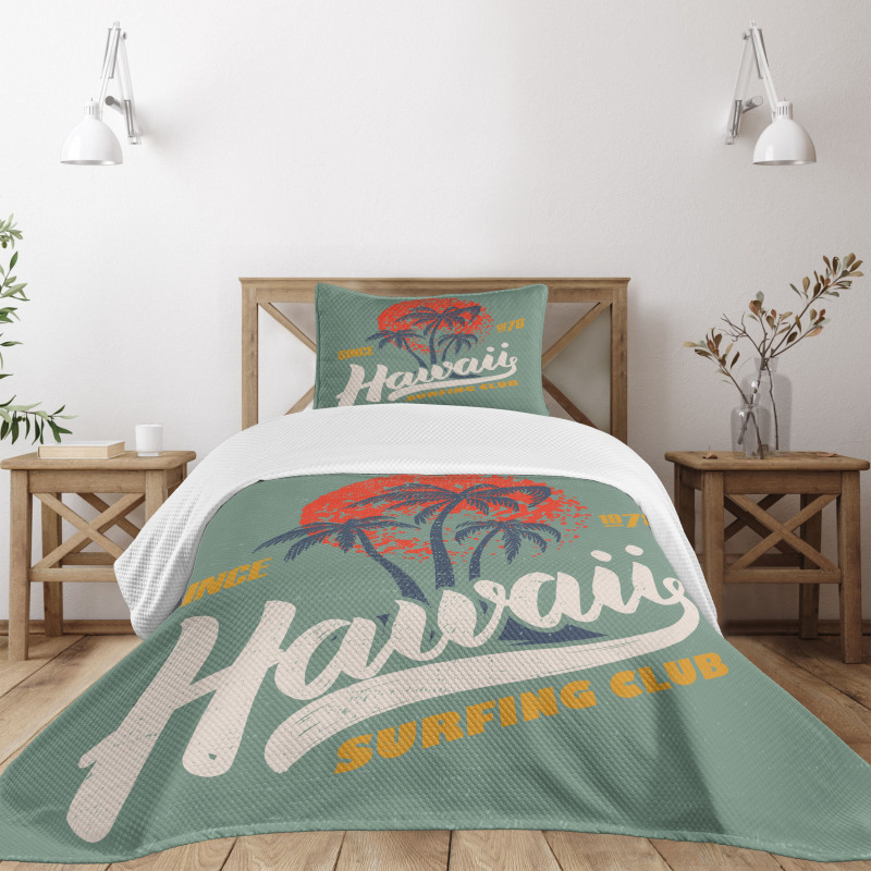 Surfing Club Logo Artwork Bedspread Set