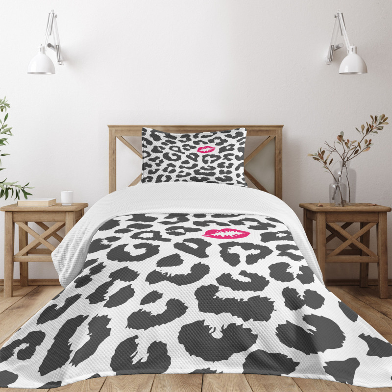 Cheetah Leopard Kiss Bedspread Set