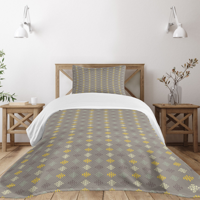 Triangular Motifs Grouped Bedspread Set