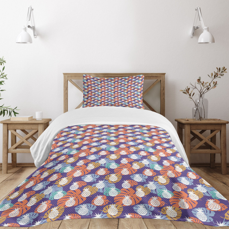 Exotic Pineapples Leaves Bedspread Set