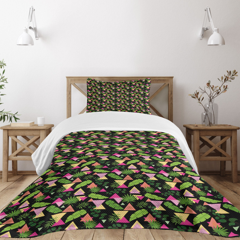 Exotic Leaves Triangles Bedspread Set