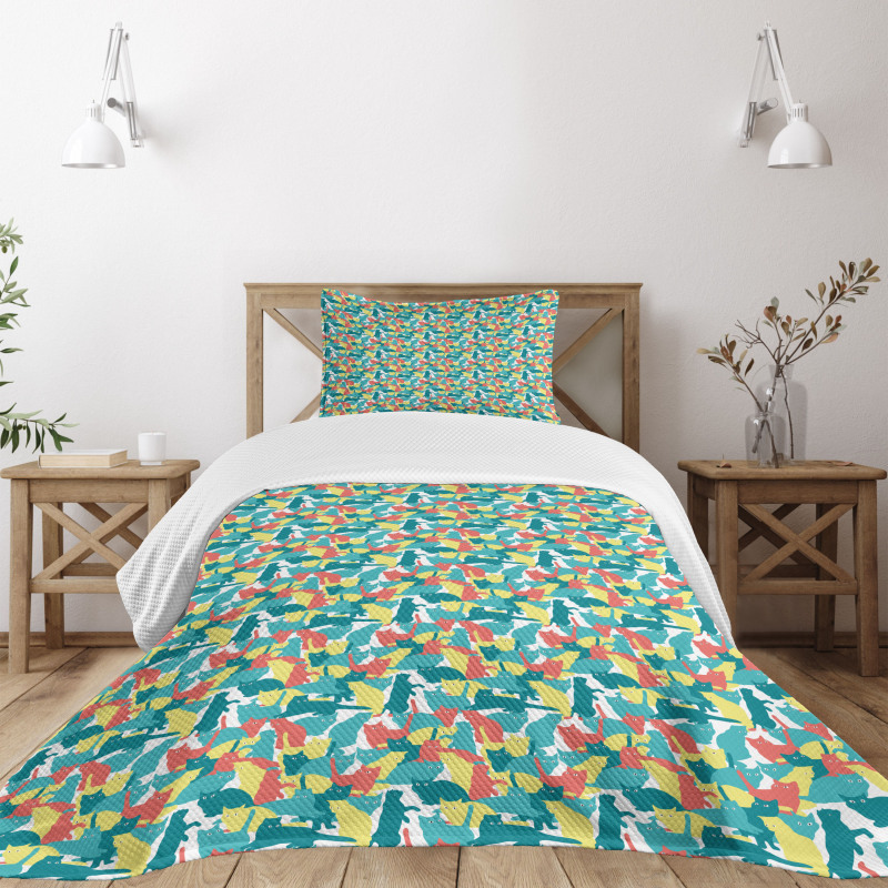 Energetic Kitten Bedspread Set