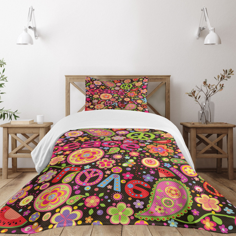 Hippie Paisley Leaves Bedspread Set