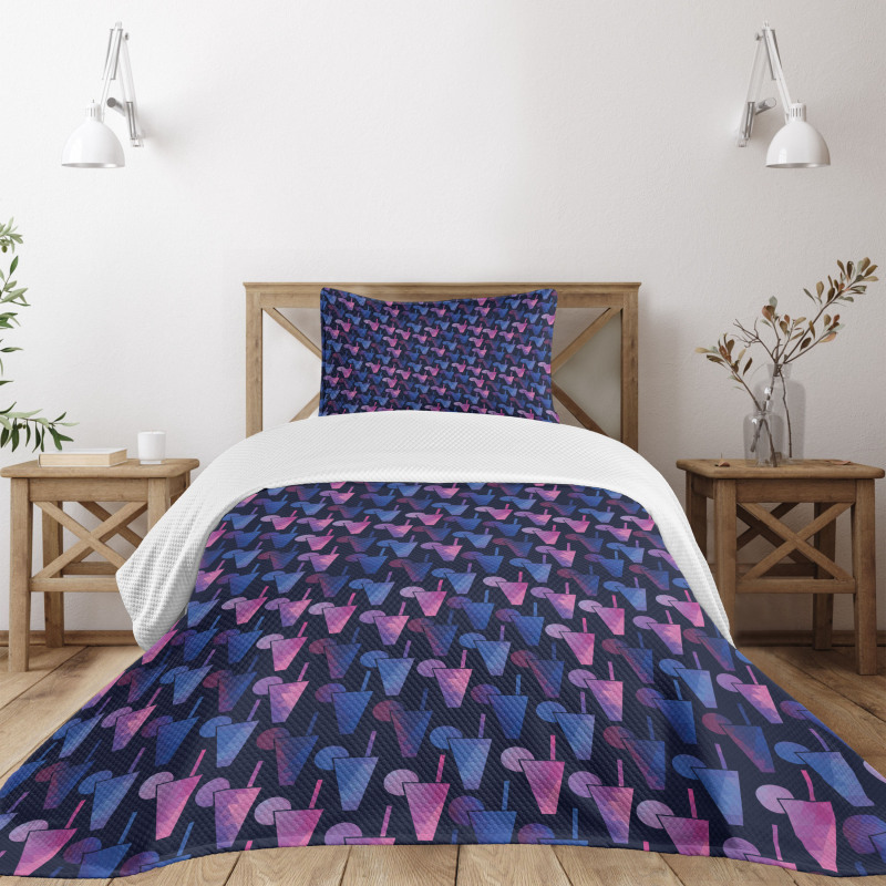 Polygonal Cocktail Art Bedspread Set