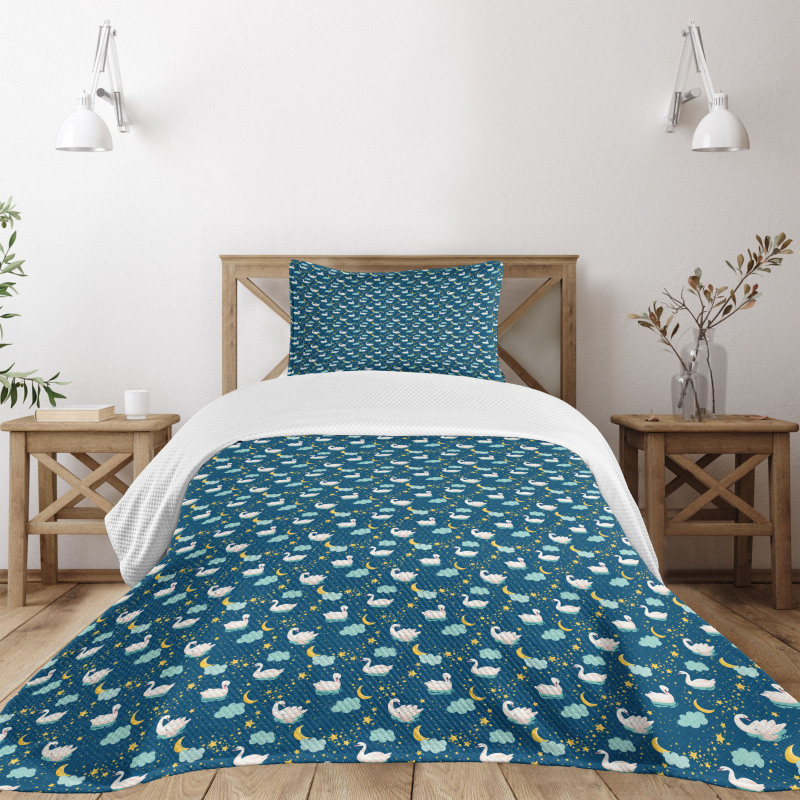 Aquatic Birds at Night Star Bedspread Set