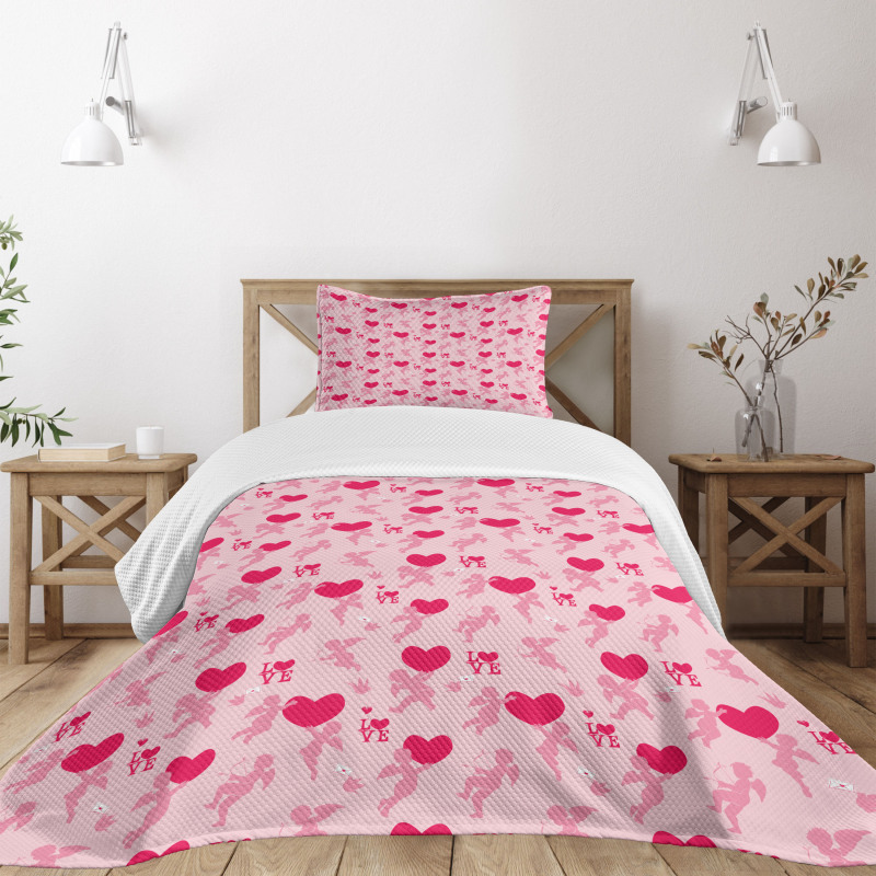 Silhouettes of Angel Heart Bedspread Set