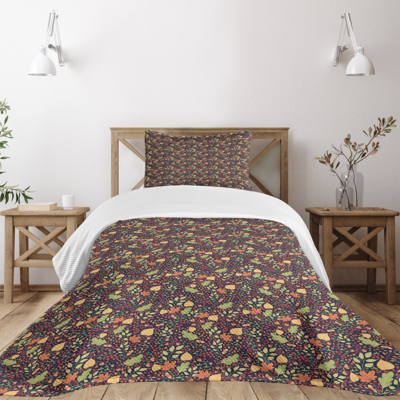 Leaves Acorns and Berries Bedspread Set