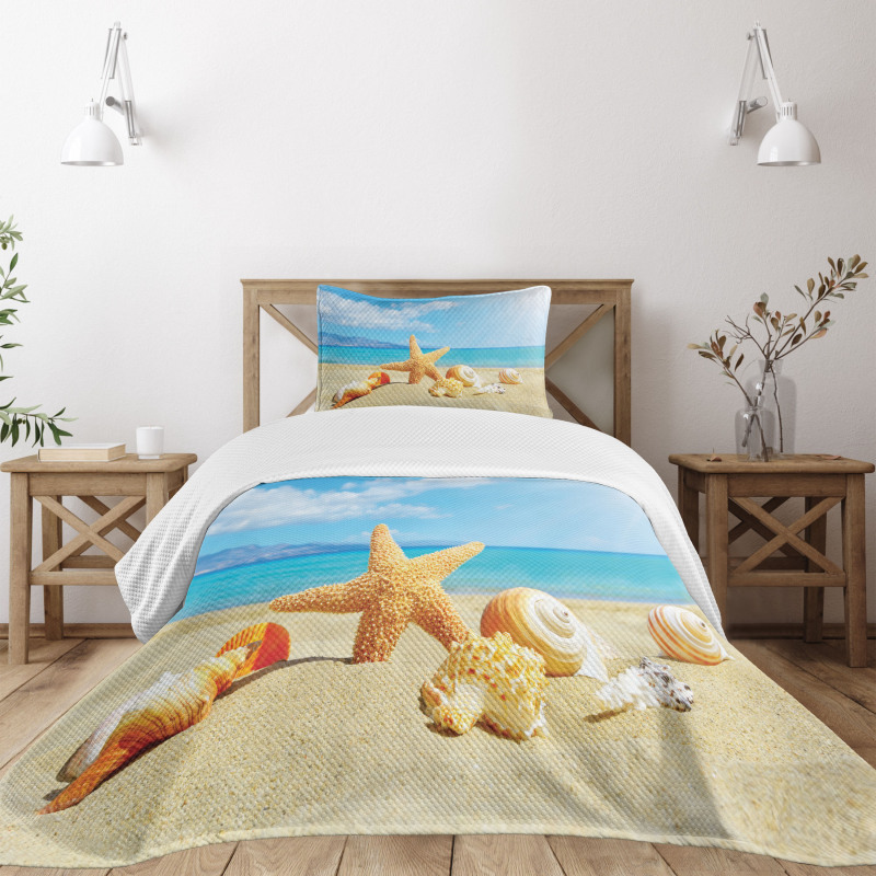 Beach Sand with Starfish Bedspread Set