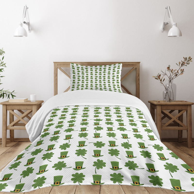 Leprechaun Hat and Shamrock Bedspread Set