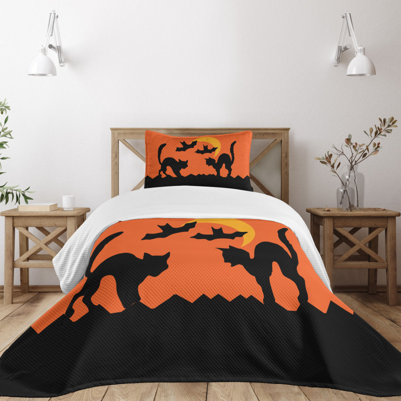 Crescent Cats and Bats Bedspread Set