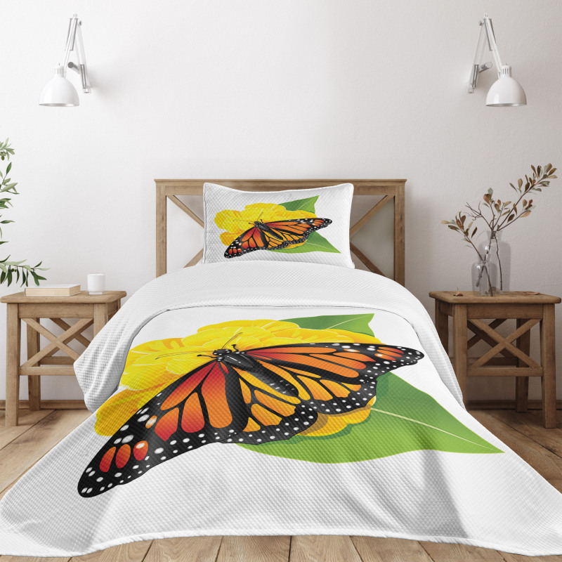 Moth Flower Bedspread Set