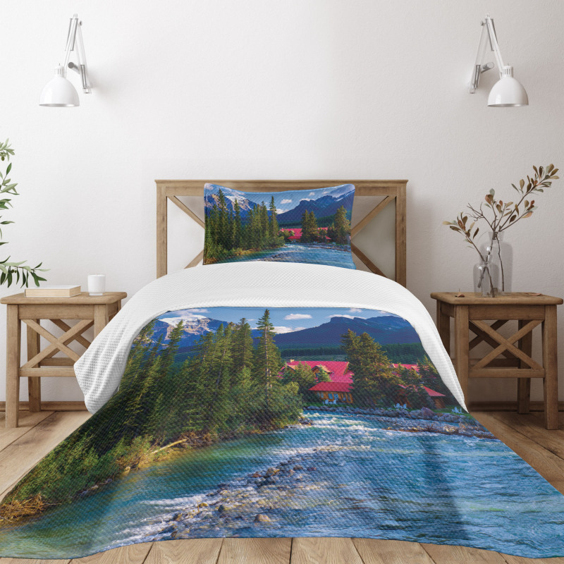 Lake Louise Banff Village Bedspread Set