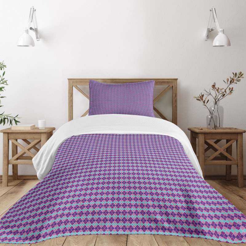 Vivid Traditional Motif Bedspread Set