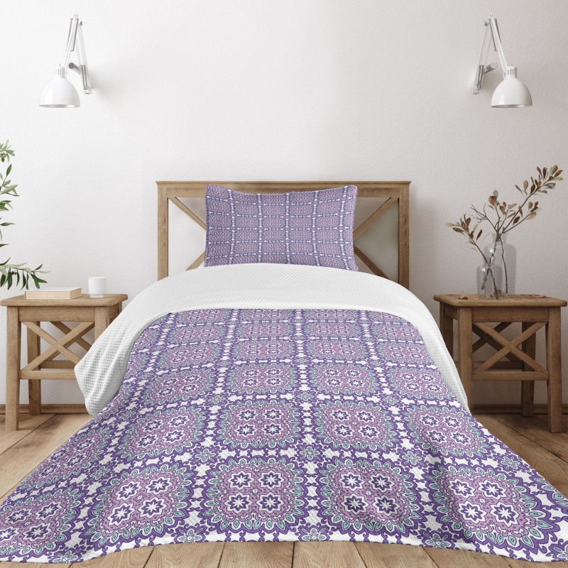 Flower Inspired Shapes Bedspread Set