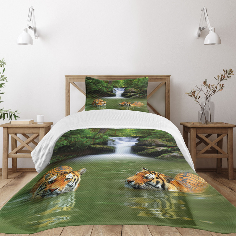 Siberian Tigers Bedspread Set