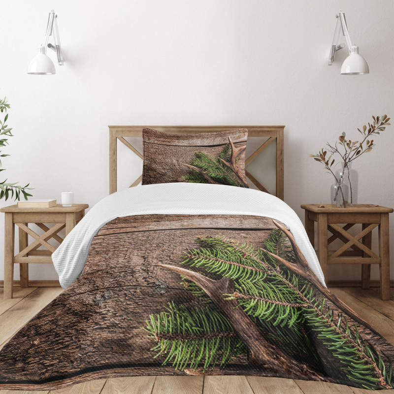 Evergreen Branch Deer Bedspread Set