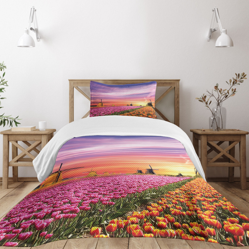 Scenic Tulip Fields Bedspread Set