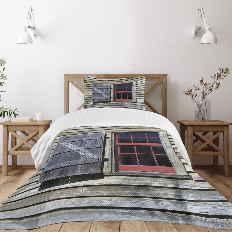 Village Cottage Shutter Bedspread Set