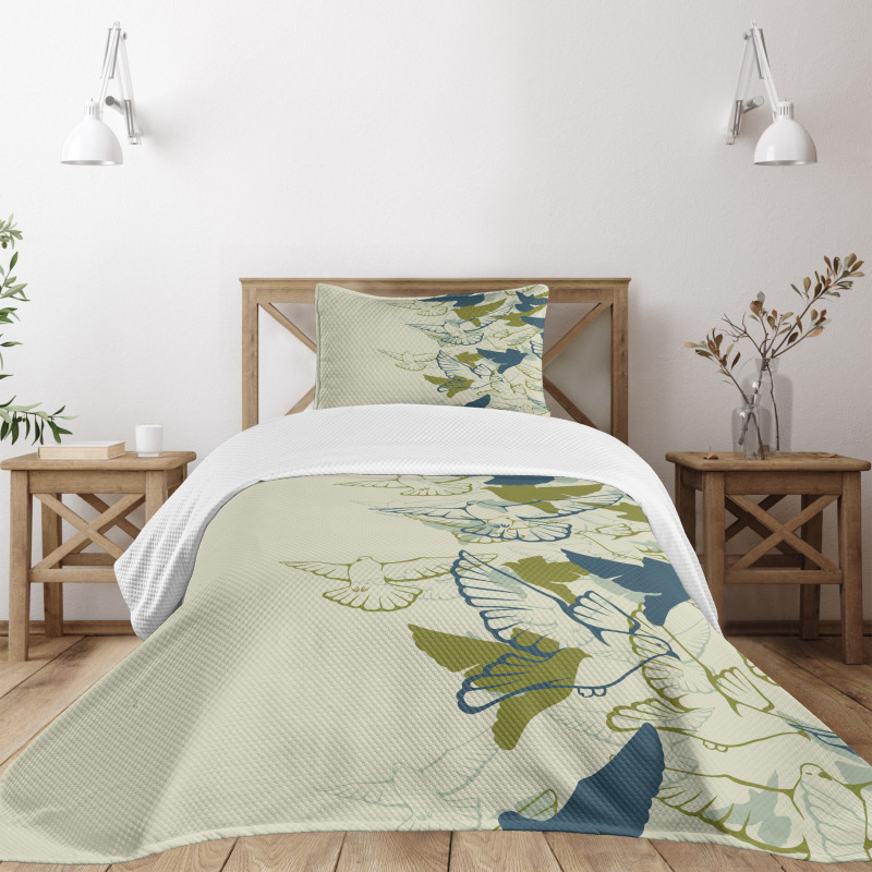 Flock of Flying Pigeons Bedspread Set