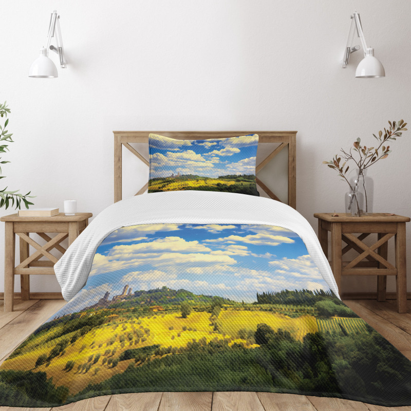 Historic Village Scenery Bedspread Set