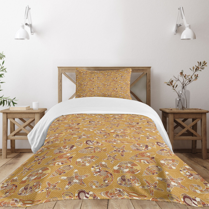 Pattern of Shellfish Bedspread Set