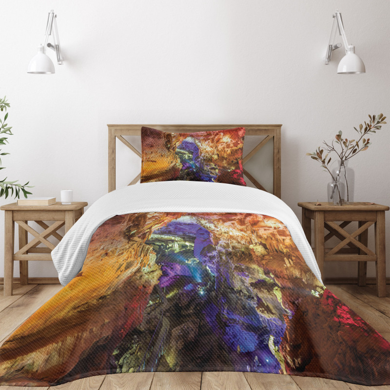 Prometheus Cave View Bedspread Set