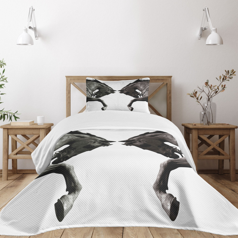 Abstract Horse Bedspread Set