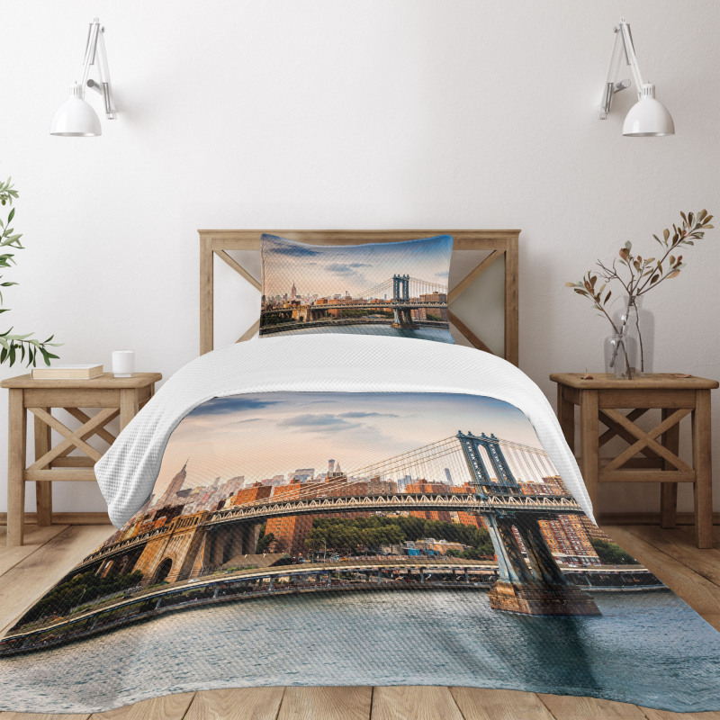 Manhattan Bridge in NYC Bedspread Set