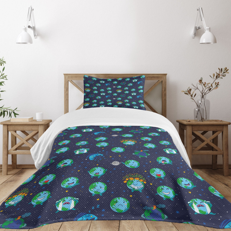 Planet Earth Face Moods Bedspread Set