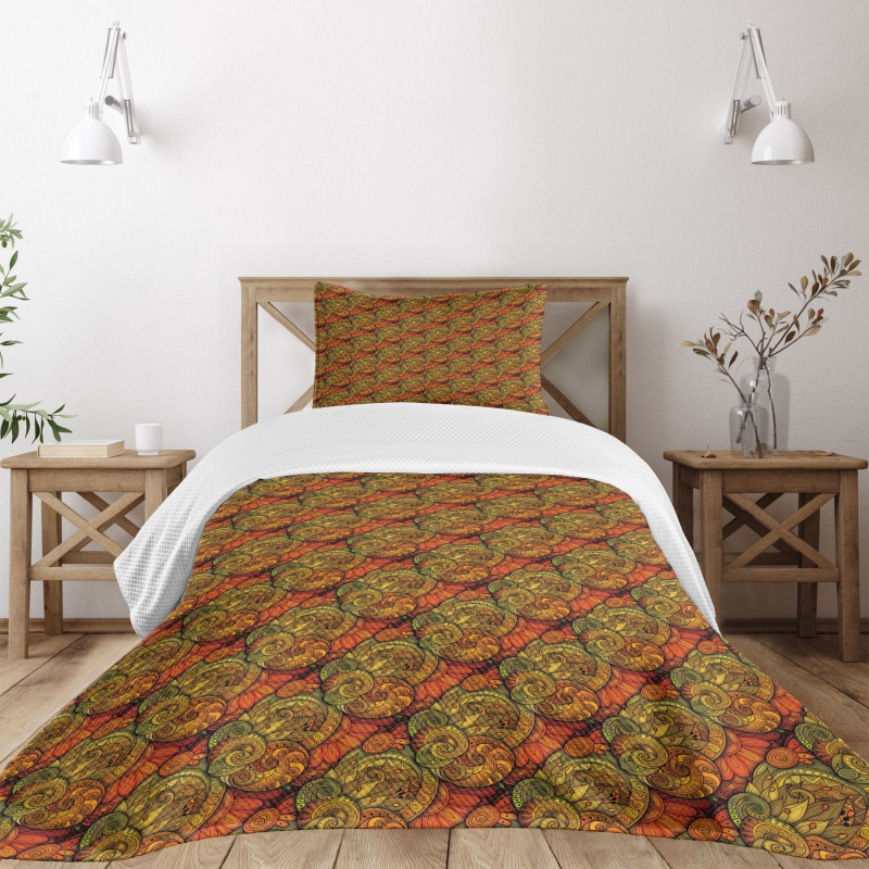 Abstract Motif Bedspread Set