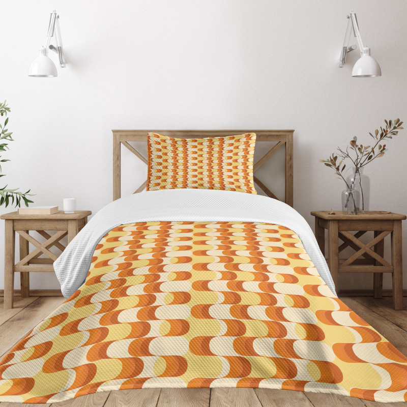 Wavy Pattern Half Moon Bedspread Set