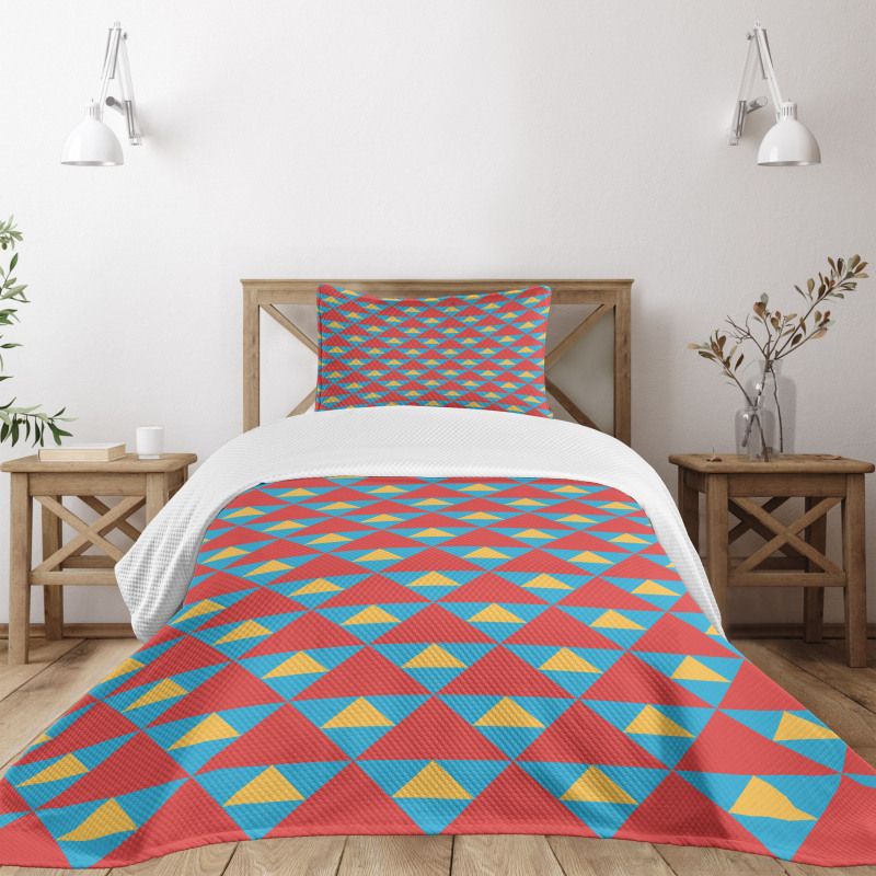 Big Small Triangles Retro Bedspread Set