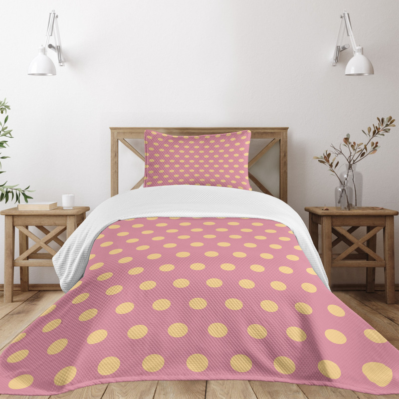 Retro Modern Rounds Bedspread Set