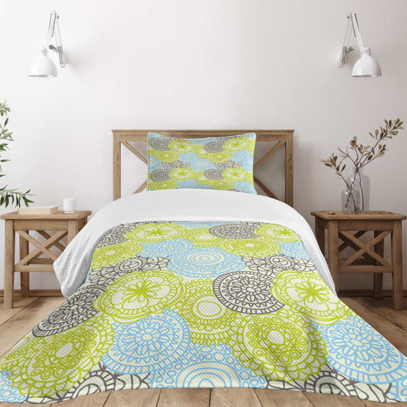 Pastel Folk Style Flower Bedspread Set