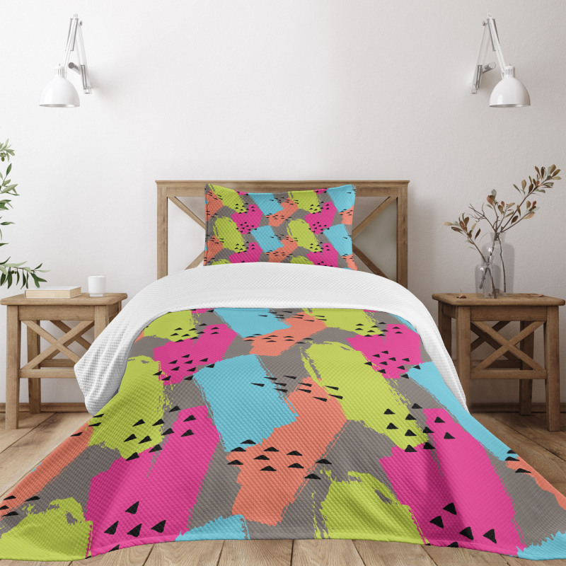 Abstract Colors Triangle Bedspread Set