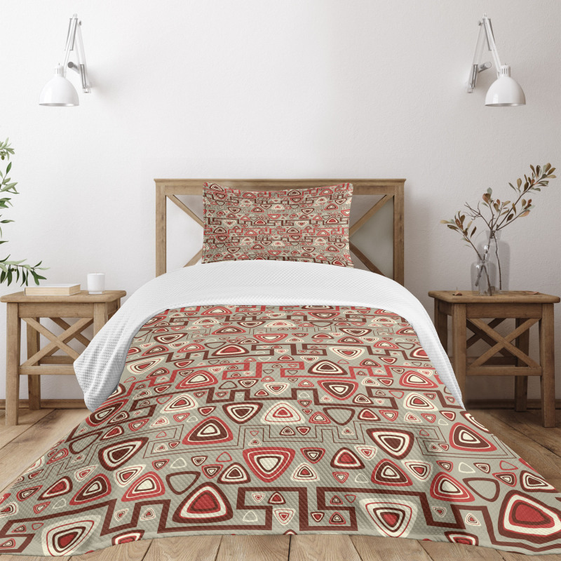 Rounded Triangles Art Bedspread Set