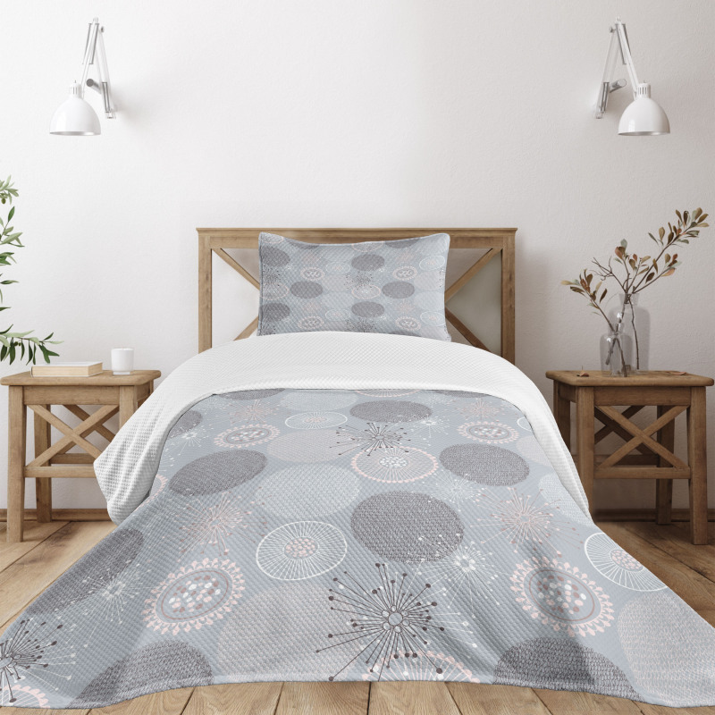 Circular Pastel Shapes Bedspread Set