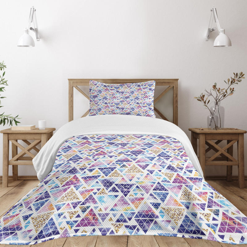 Triangular Space Art Bedspread Set