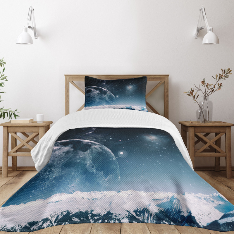 Another World Infinity Bedspread Set