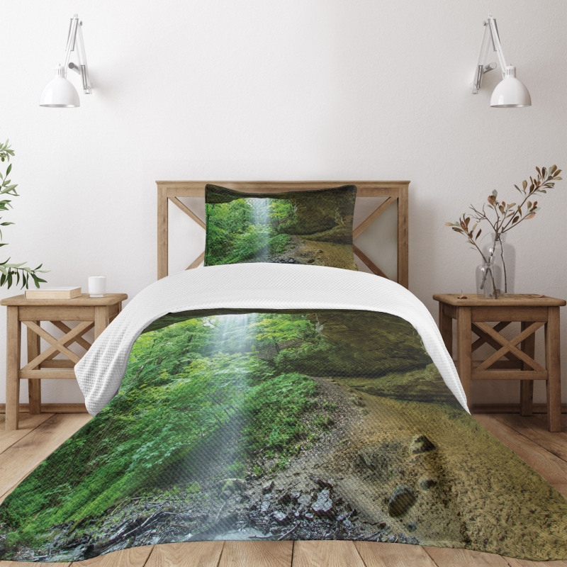 Canyon Michigan Caves Bedspread Set