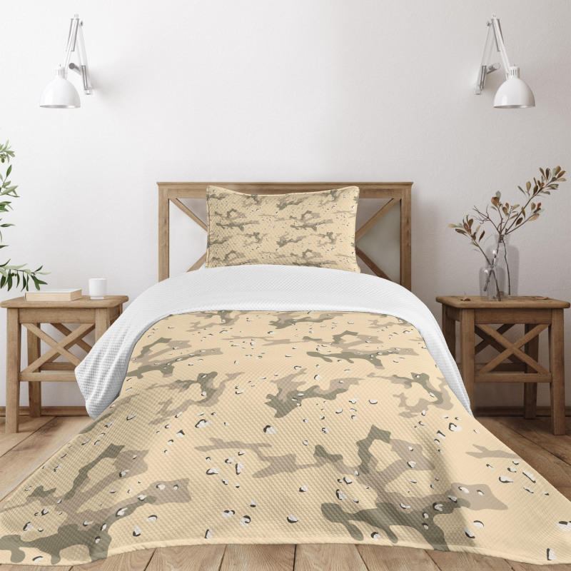 Hiding in Desert Camo Bedspread Set