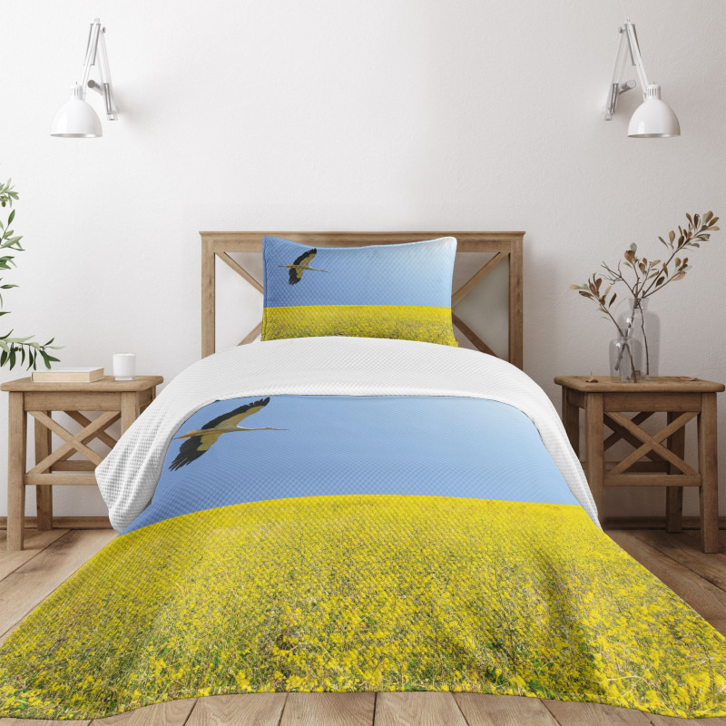 Stork Flying Bedspread Set
