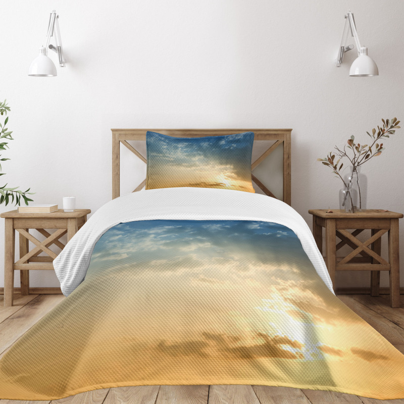 Sky Sun Rays Dusk Bedspread Set