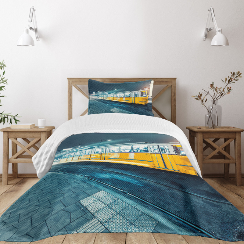 Old Tram City Bedspread Set